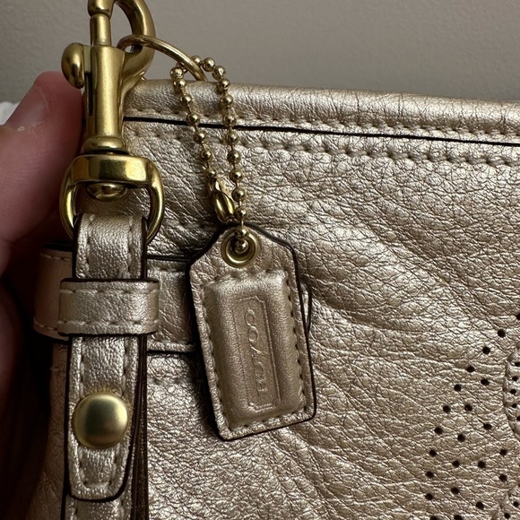 Coach-Pale Metallic Gold Laser etched Logo Clutch Wristlet - Picture 6 of 9